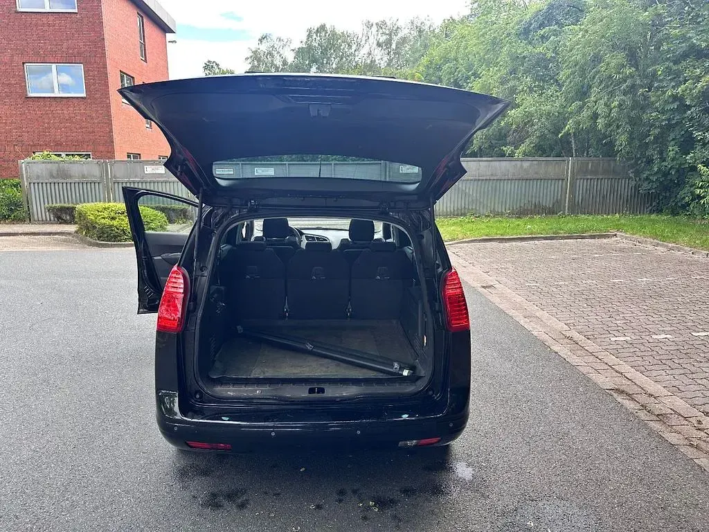 Gebraucht Peugeot 5008 Platinum 150 PS (110 kW) 2011 Schwarz Van / Kleinbus