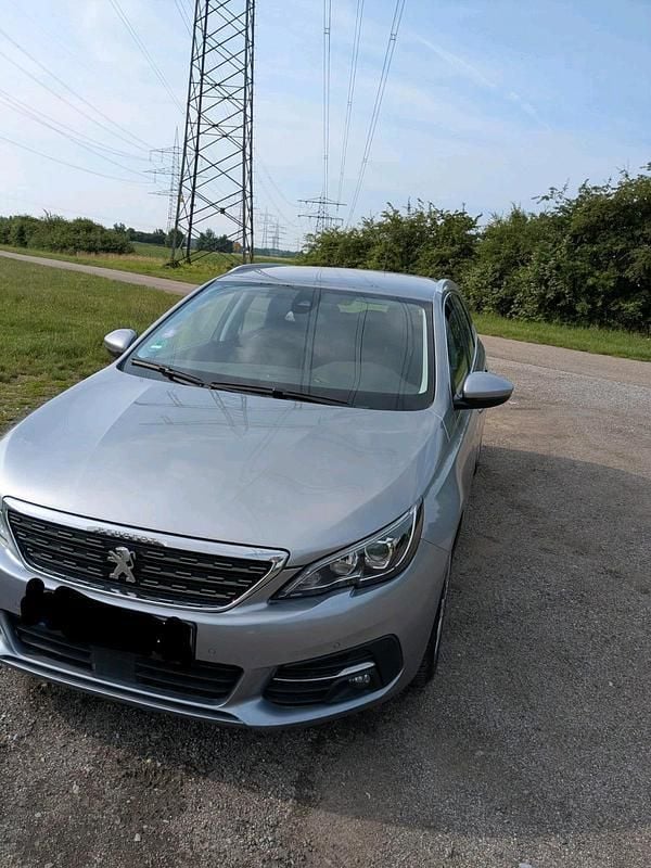 Grau Gebraucht 2018 Peugeot 308 Allure Kombi | 9.000 € (Superpreis) - Bild 1/4