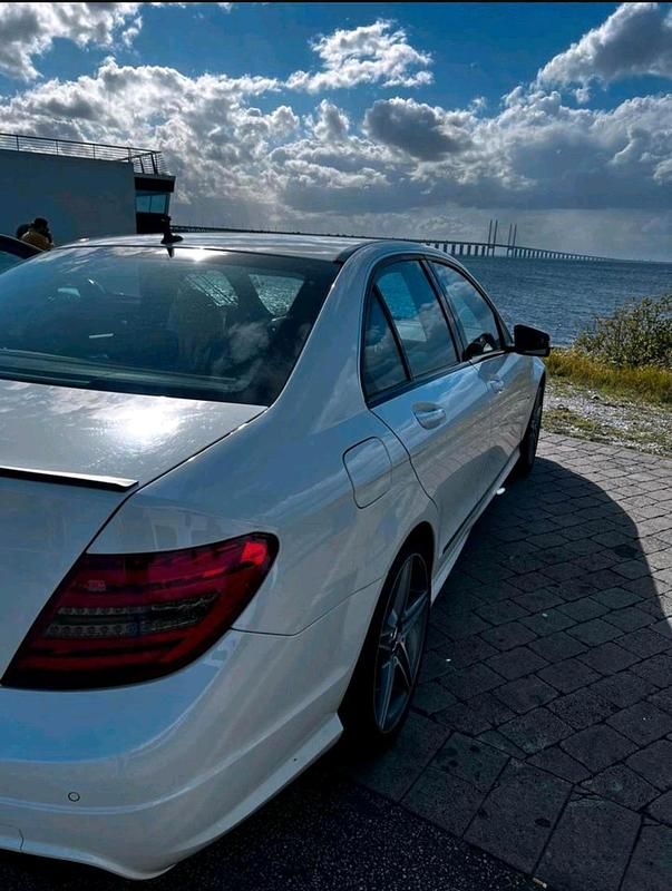 Weiß Gebraucht 2025 Mercedes C180 AMG Limousine | 9.000 € - Bild 1/4