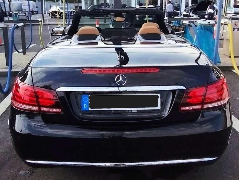 Gebraucht Mercedes E200 Avantgarde 184 PS (135 kW) 2013 Schwarz Cabrio