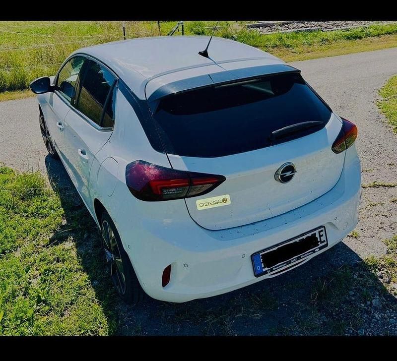 Gebraucht Opel Corsa-e 100 kW (136 PS) 2021 Weiß Kleinwagen