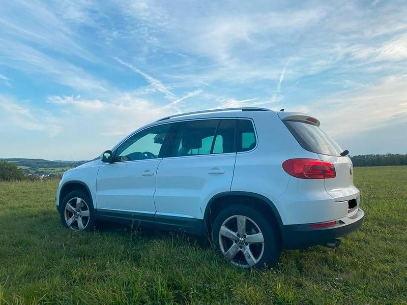 Weiß Gebraucht 2013 VW Tiguan Sportline SUV | 8.000 € (Teuer) - Bild 1/4