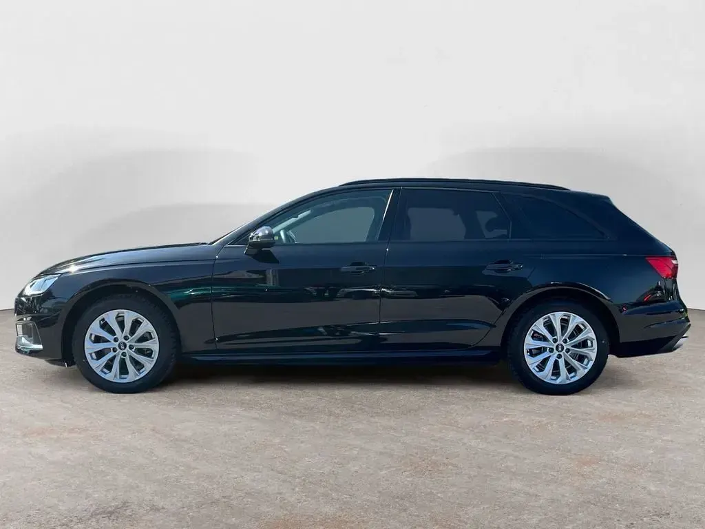 Gebraucht Audi A4 Advanced 163 PS (119 kW) 2023 Schwarz Kombi