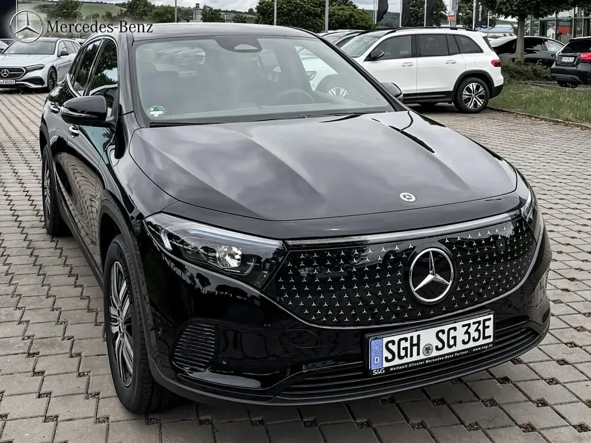 Gebraucht Mercedes EQA250+ Night 139 kW (190 PS) 2026 Unilack nachtschwarz SUV