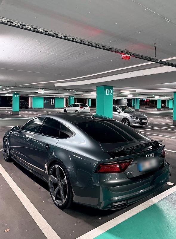 Grau Gebraucht 2015 Audi A7 Competition Kleinwagen | 28.990 € (Fairer Preis) - Bild 1/4