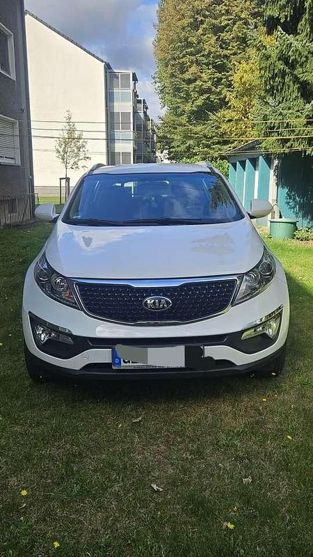 Gebraucht 2016 Kia Sportage DREAM-TEAM Edition SUV | 16.300 € (Teuer) - Bild 1/4
