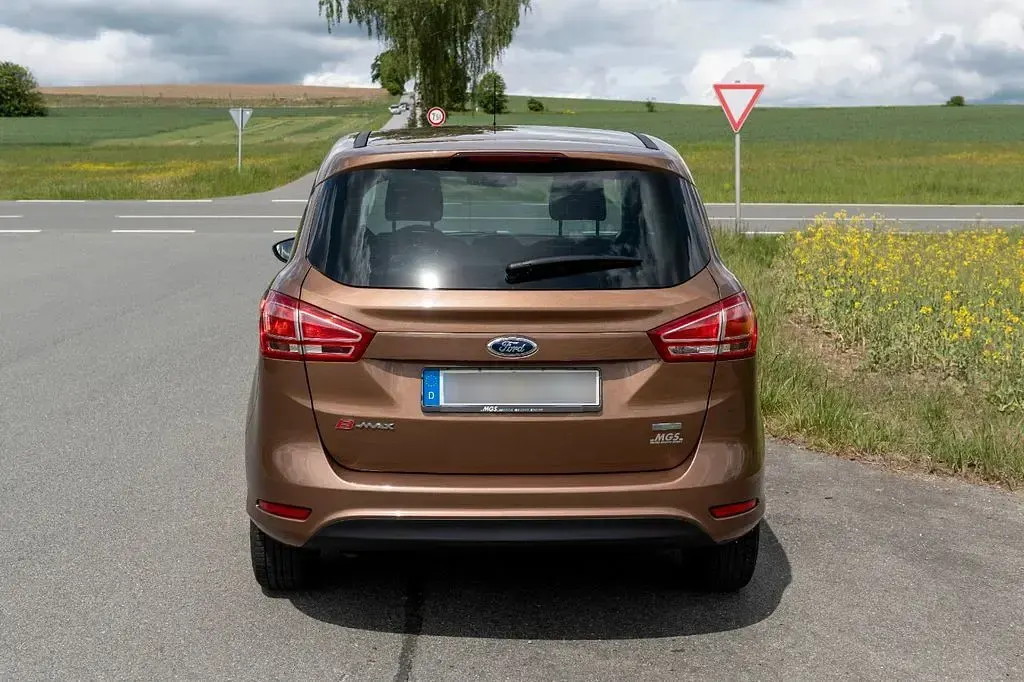 Gebraucht Ford B-MAX SYNC Edition 101 PS (74 kW) 2016 Braun Van / Kleinbus