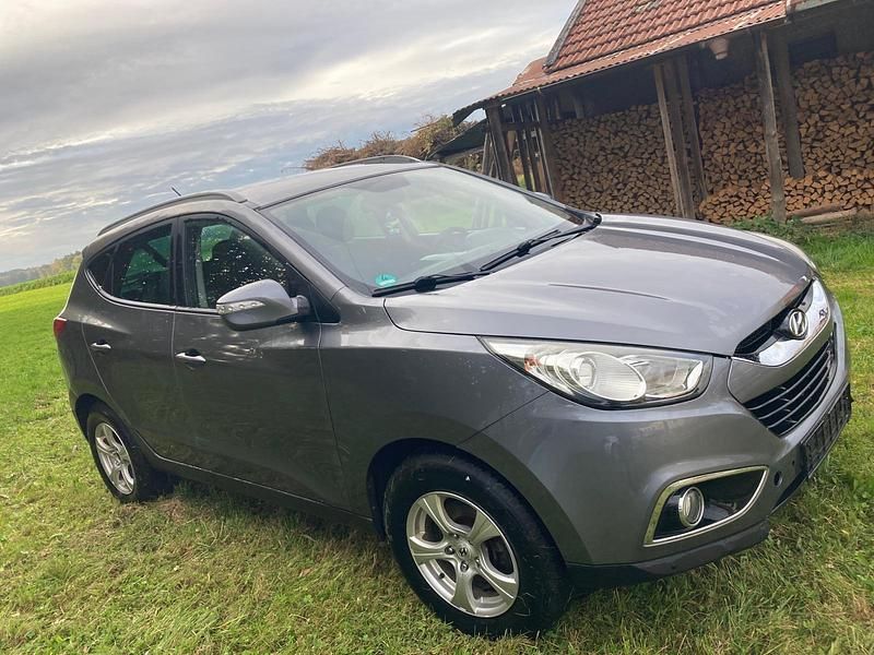 Silber Gebraucht 2011 Hyundai ix35 SUV | 4.700 € (Superpreis) - Bild 1/4