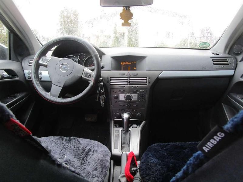 Gebraucht Opel Astra 125 PS (91 kW) 2005 Silber Limousine