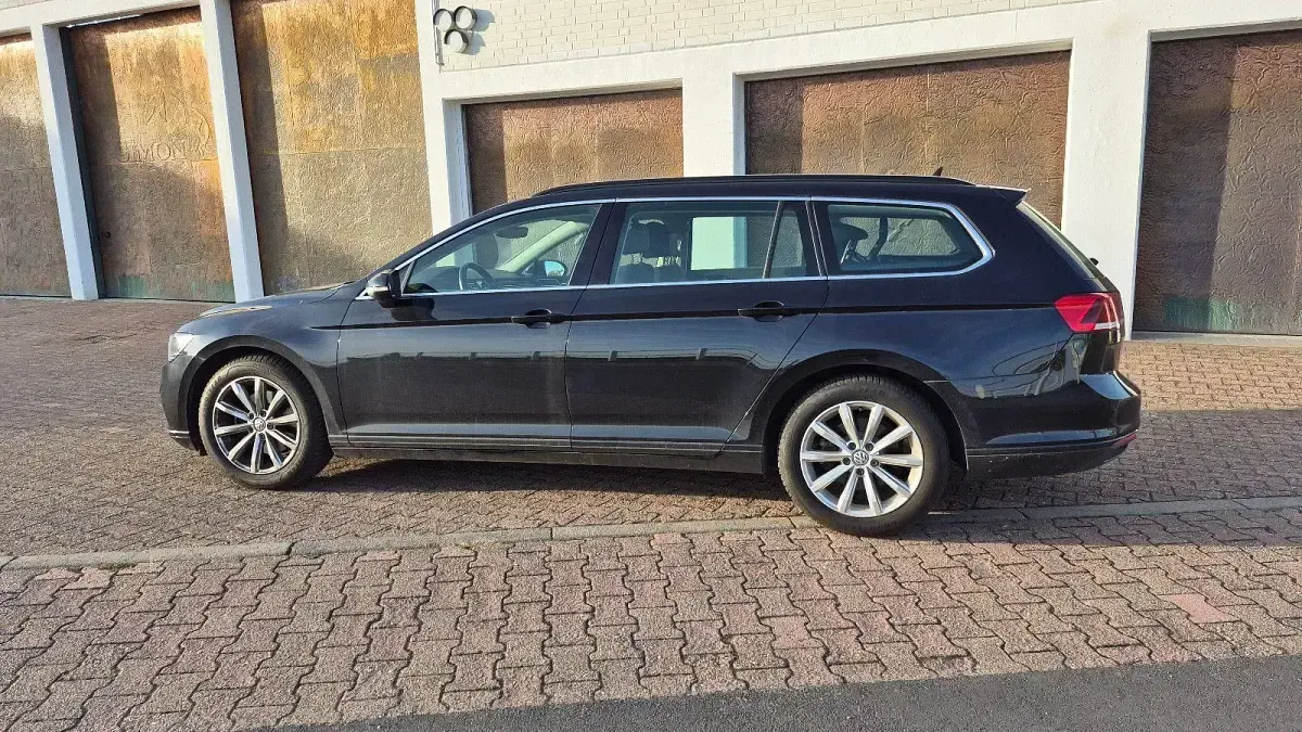 Gebraucht VW Passat Business 150 PS (110 kW) 2020 Schwarz Kombi