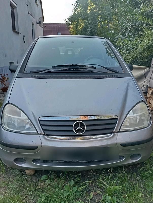 Silber Gebraucht 2000 Mercedes A140 Kleinwagen | 450 € - Bild 1/4