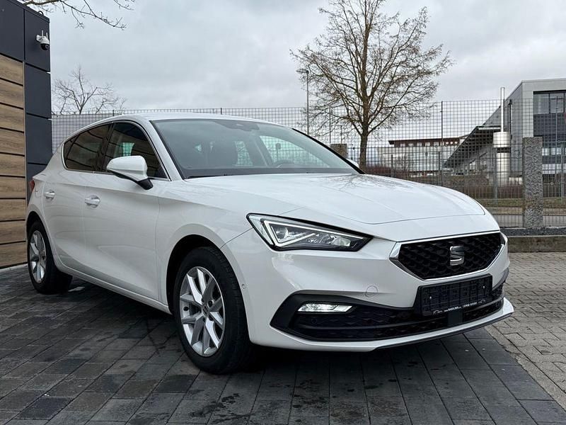 Gebraucht Seat Leon Style 131 PS (96 kW) 2021 Weiß Limousine