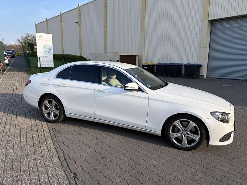 Gebraucht Mercedes E350 Avantgarde 258 PS (189 kW) 2017 Limousine