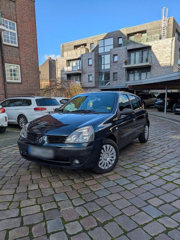 Grün Gebraucht 2005 Renault Clio II Kleinwagen | 1.350 € (Guter Preis) - Bild 1/4
