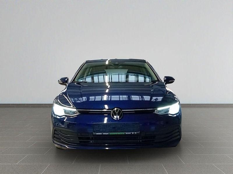 Gebraucht VW Golf VIII Life 116 PS (85 kW) 2024 Atlantic blue metallic (metallic) Limousine