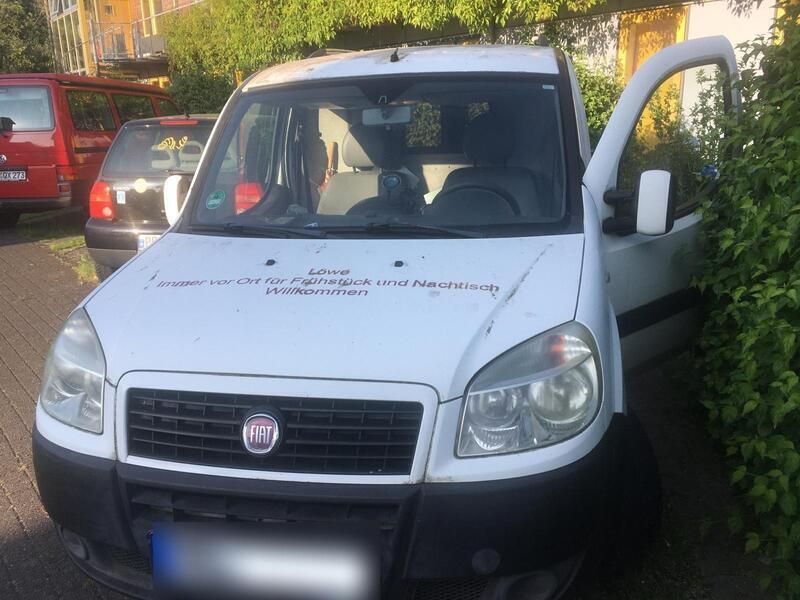 Weiß Gebraucht 2008 Fiat Doblò Van / Kleinbus | 3.990 € (Fairer Preis) - Bild 1/4