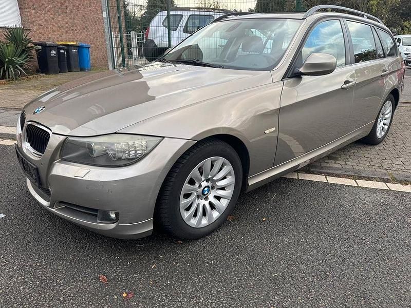 Gold Gebraucht 2009 BMW 320 Comfort Edition Kombi | 3.499 € (Superpreis) - Bild 1/4