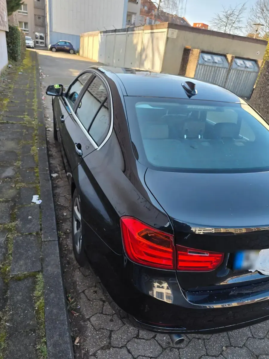 Gebraucht BMW 320 Efficient Dynamics 163 PS (119 kW) 2013 Schwarz Limousine