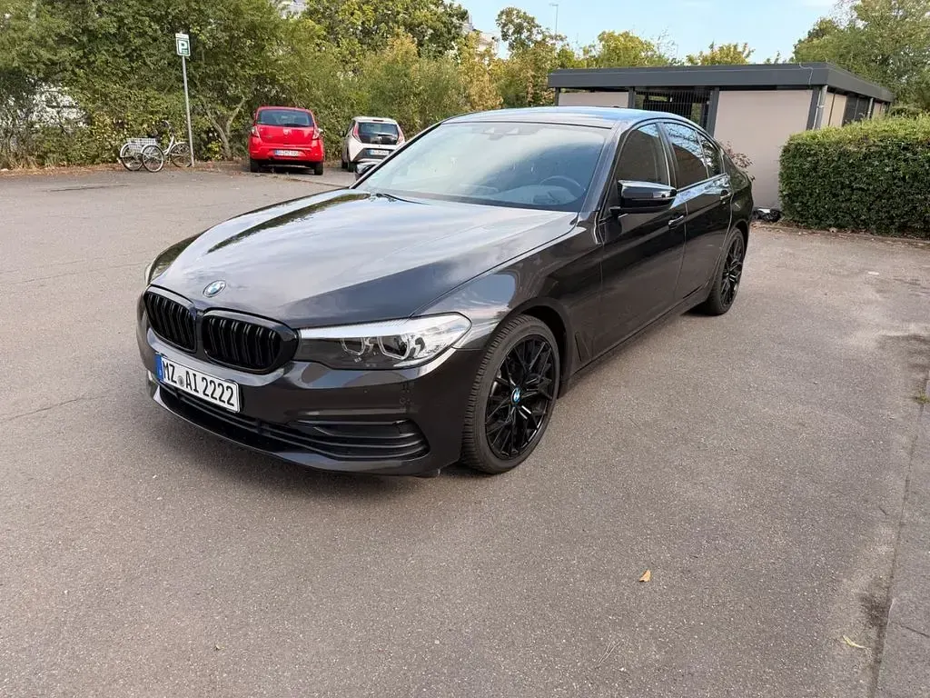 Gebraucht BMW 520 Sport Line 190 PS (139 kW) 2017 Braun Limousine