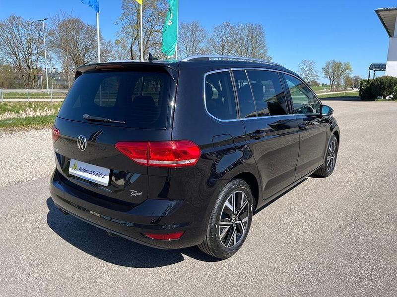 Gebraucht VW Touran Highline 150 PS (110 kW) 2021 Schwarz Van / Kleinbus