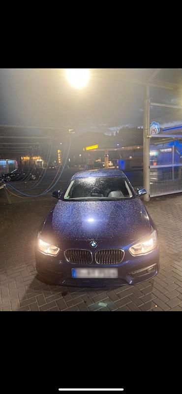 Blau Gebraucht 2016 BMW 116 Kleinwagen | 9.800 € (Superpreis) - Bild 1/4