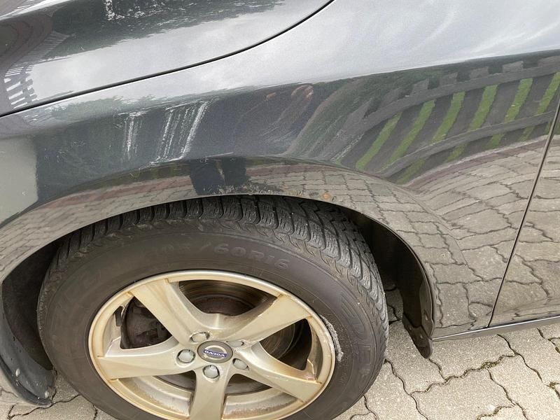 Gebraucht Volvo V60 190 PS (139 kW) 2017 Grau Kombi