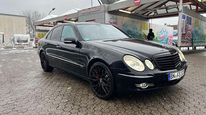 Gebraucht Mercedes E320 Avantgarde 224 PS (164 kW) 2009 Schwarz Limousine