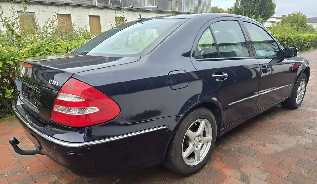 Gebraucht Mercedes E280 190 PS (139 kW) 2005 Blau Limousine