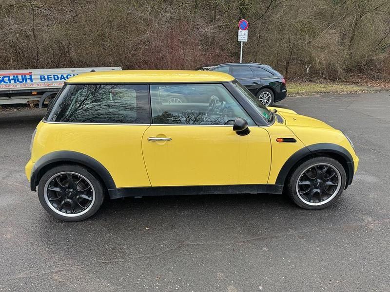 Usata Mini ONE 90 CV (66 kW) 2003 Giallo Utilitaria