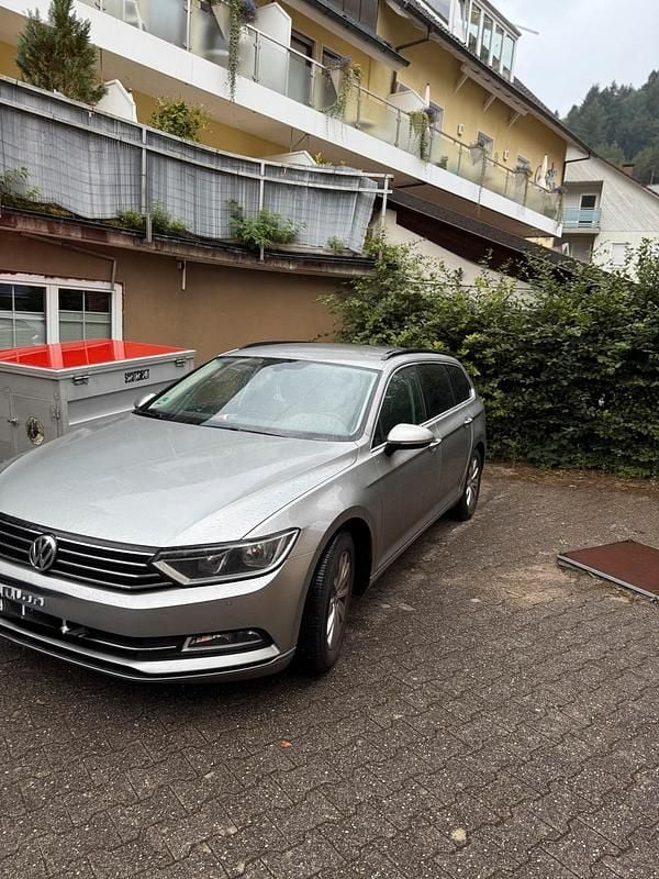 Silber Gebraucht 2015 VW Passat Kombi | 9.500 € (Superpreis) - Bild 1/4