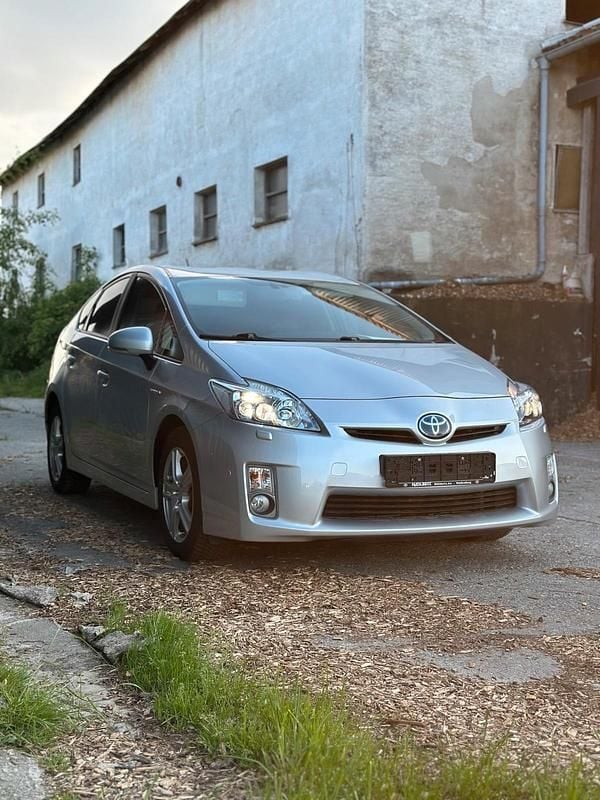 Silber Gebraucht 2010 Toyota Prius Kleinwagen | 9.500 € (Fairer Preis) - Bild 1/4