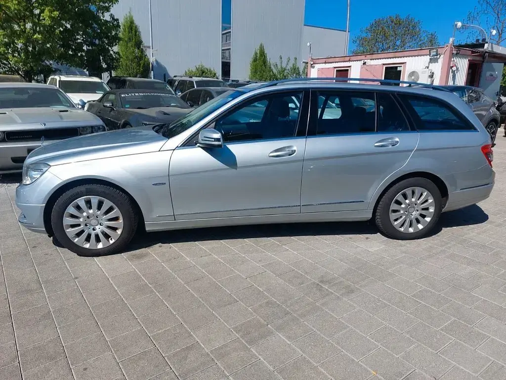 Gebraucht Mercedes C250 204 PS (150 kW) 2009 Silber Limousine