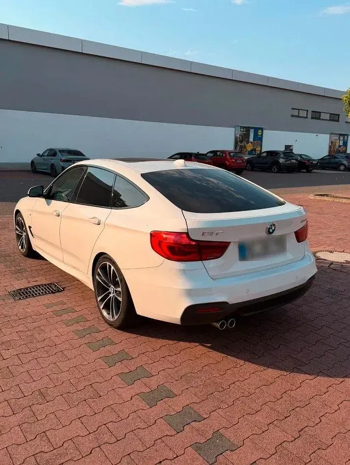 Gebraucht BMW 330 M Sport 258 PS (189 kW) 2018 Weiß Limousine