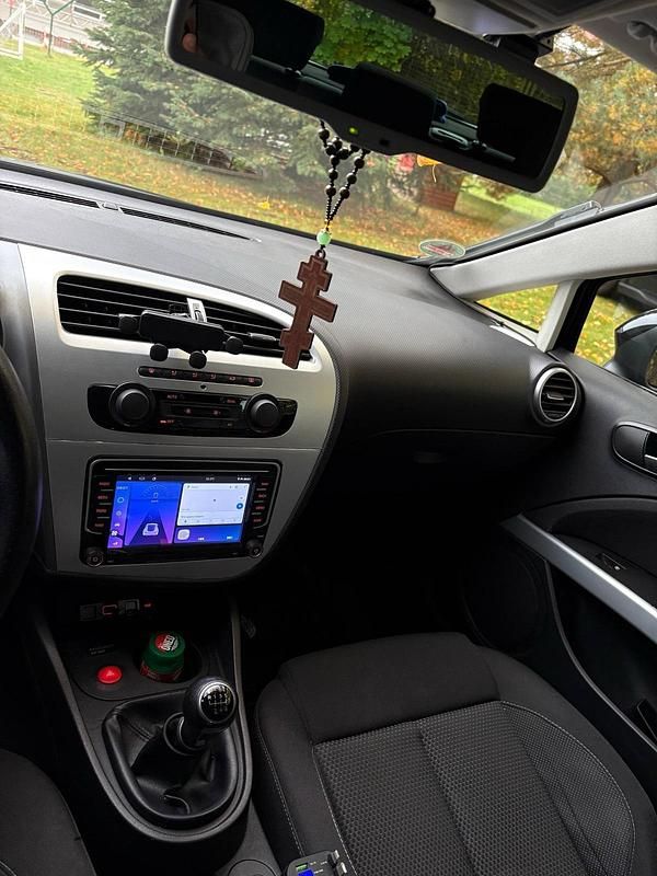 Second-hand Seat Leon 125 CP (91 kW) 2009 Negru Hatchback