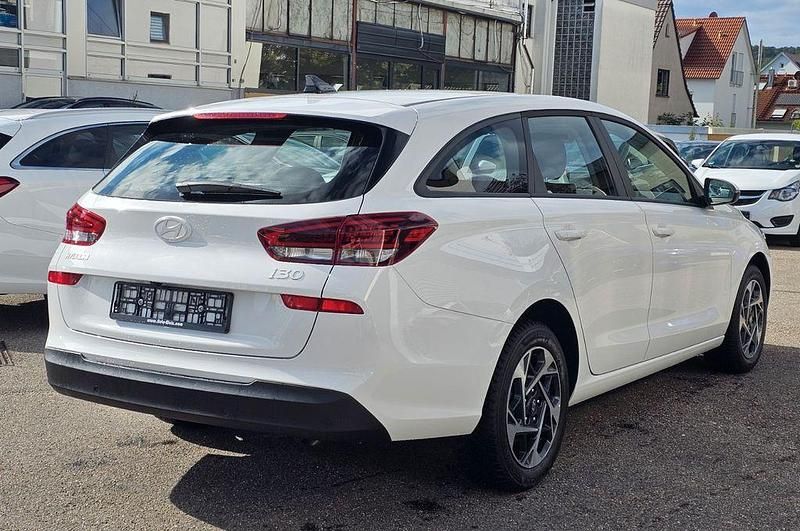 Gebraucht Hyundai i30 101 PS (74 kW) 2024 Weiß Kombi