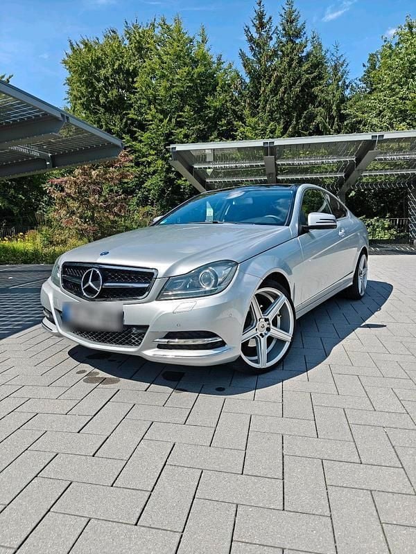 Silber Gebraucht 2013 Mercedes C250 Avantgarde Coupé | 11.850 € (Guter Preis) - Bild 1/4