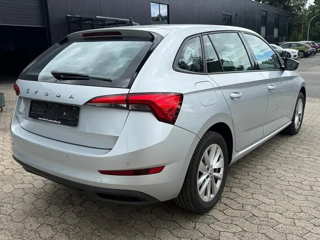 Gebraucht Skoda Scala Ambition 110 PS (80 kW) 2023 Silber Kleinwagen
