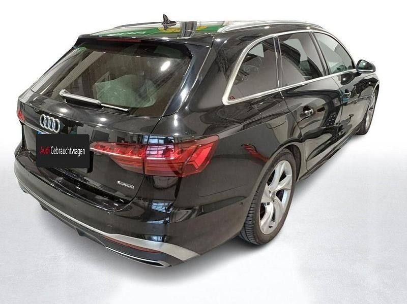 Gebraucht Audi A4 Ambiente 204 PS (150 kW) 2022 0e mythosschwarz metallic (metallic) Kombi