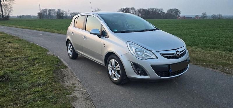 Gebraucht Opel Corsa Active 69 PS (50 kW) 2013 Silber Kleinwagen