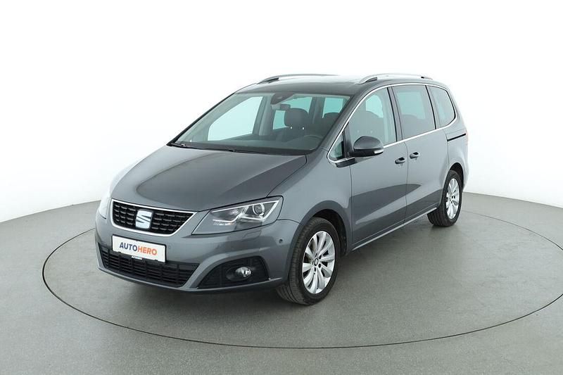 Grau Gebraucht 2022 Seat Alhambra Style Van / Kleinbus | 30.590 € (Fairer Preis) - Bild 1/3