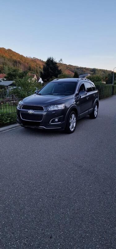 Grau Gebraucht 2014 Chevrolet Captiva SUV | 8.500 € (Fairer Preis) - Bild 1/4
