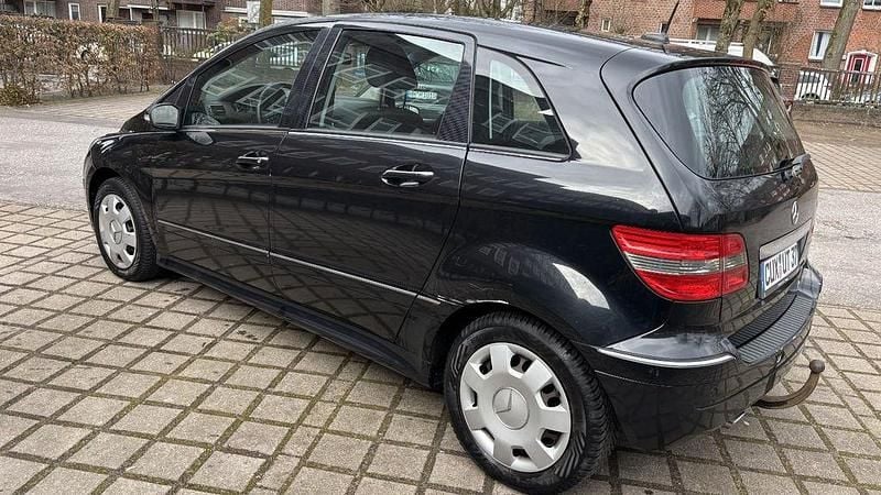 Gebraucht Mercedes B200 136 PS (100 kW) 2006 Schwarz Van / Kleinbus