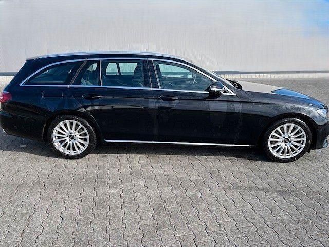Gebraucht Mercedes E350 Avantgarde 258 PS (189 kW) 2018 Schwarz Kombi