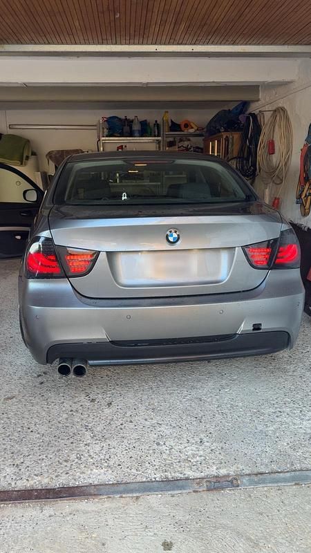 Gebraucht BMW 330 M Sport 245 PS (180 kW) 2011 Grau Limousine