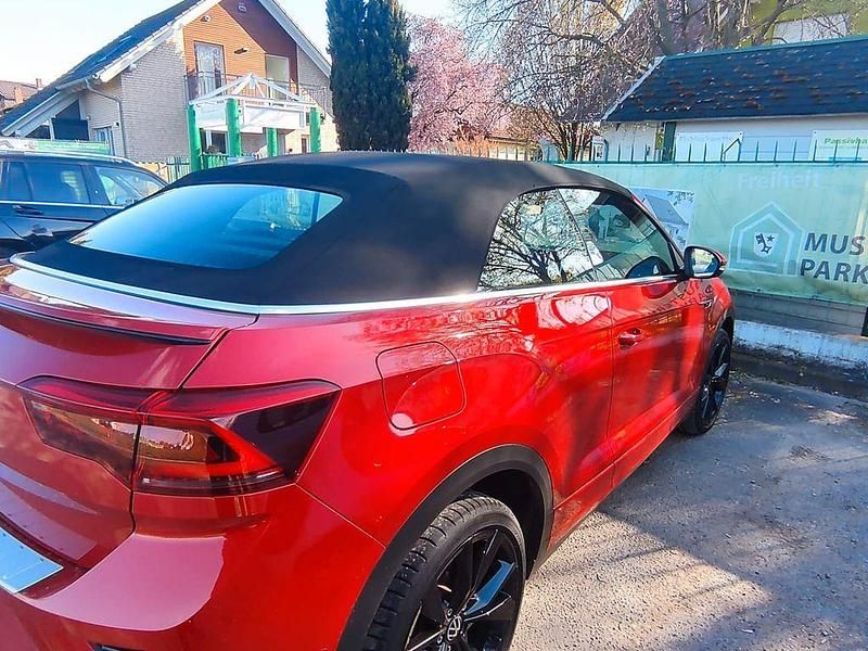Gebraucht VW T-Roc Cabriolet Move 150 PS (110 kW) 2023 Rot Cabrio