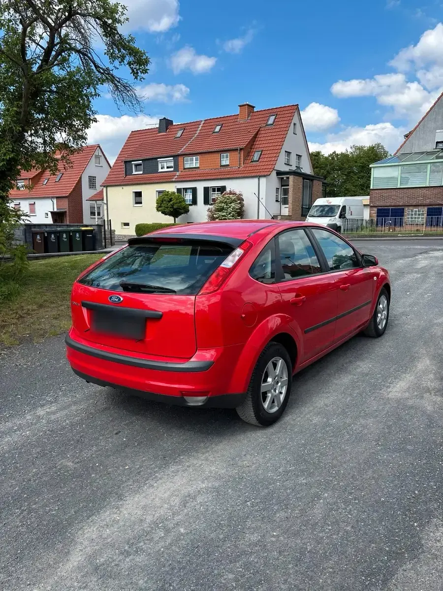 Używany Ford Focus 116 KM (85 kW) 2005 Sedan/Limuzyna