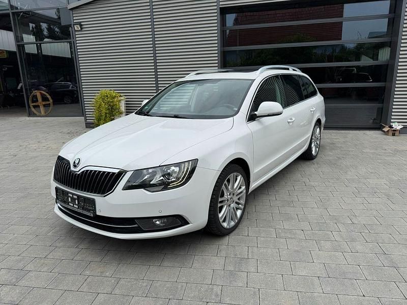 Gebraucht Skoda Superb Ambition 170 PS (125 kW) 2015 Weiß Kombi