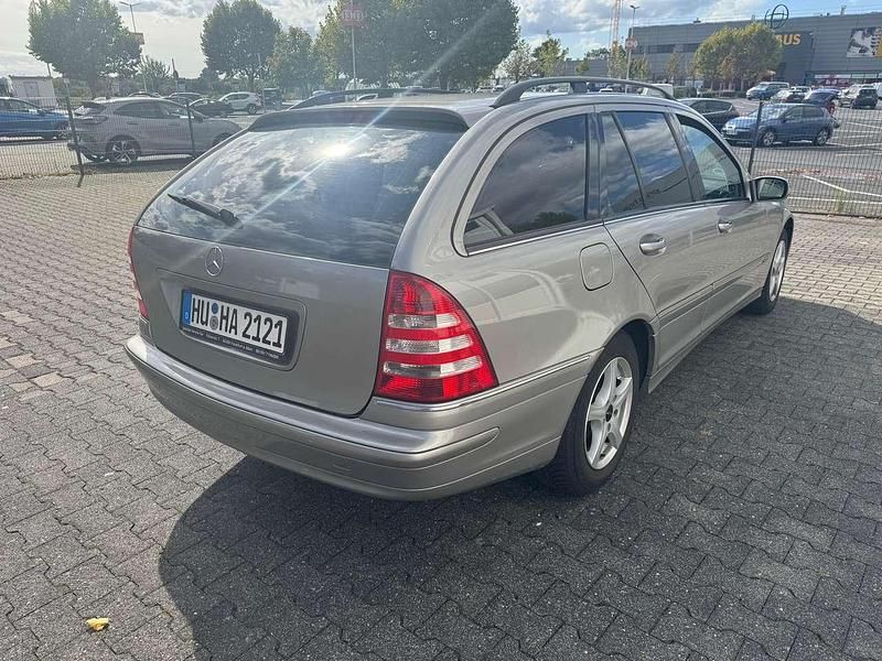 Gebraucht Mercedes C220 Avantgarde 218 PS (160 kW) 2005 Kombi