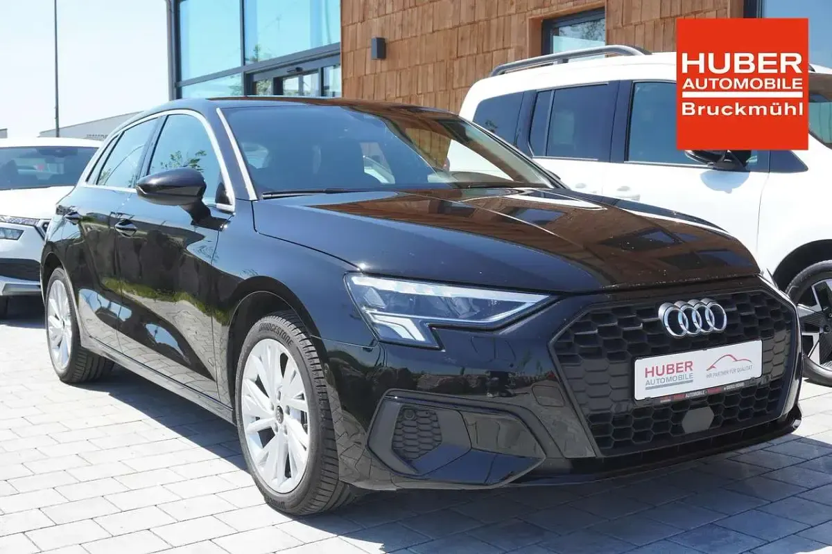 Gebraucht Audi A3 150 PS (110 kW) 2023 Brillantschwarz Limousine