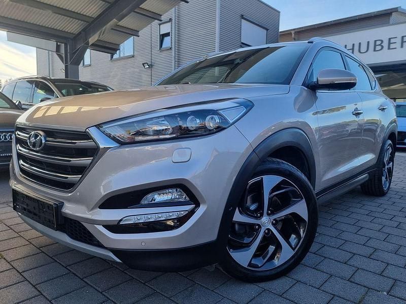 Grau Gebraucht 2017 Hyundai Tucson SUV | 15.990 € (Fairer Preis) - Bild 1/4